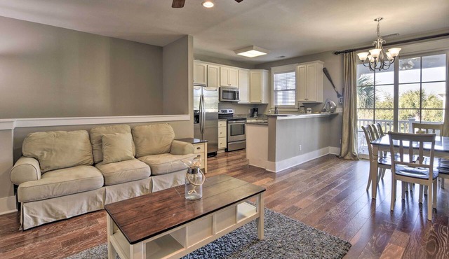 Resort Perks & Pools: Townhome By Barefoot Landing