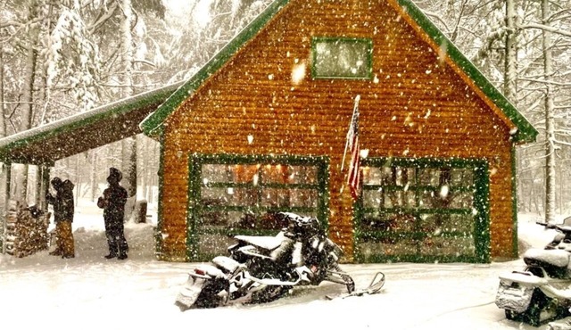 Riders Paradise. Bunkhouse within seconds of the trail on all season road.