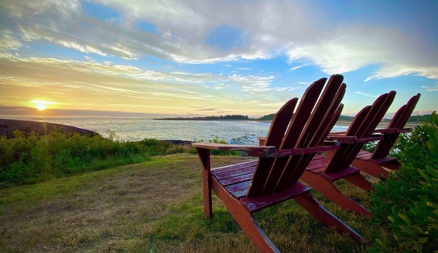 Right On Head Beach: Rustic 75-Yr-Old Maine Beach Cottage in Phippsburg