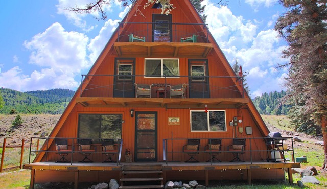 RIVER IN YOUR FRONT YARD!/Suspended Fireplace/Perfect for Families & Groups/PETS