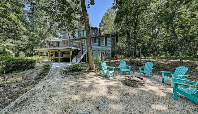 Riverfront cabin, private, hot tub, firepit, quiet, gated community