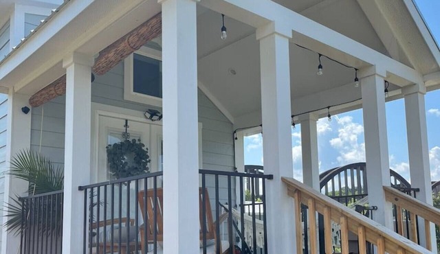 Riverfront Tiny House- Fishing & Kayaking