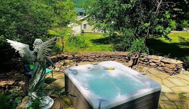 Romantic Cottage -Amazing Views -Spa -Woodstock NY