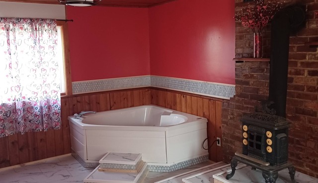 Romantic couples bed & breakfast in secluded Strykersville NY