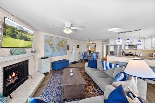 Ruby Villa B - Upper Unit for 6 in Newport Beach