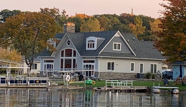 Runyan Lake House/4 Private Suites - Sleeps 13