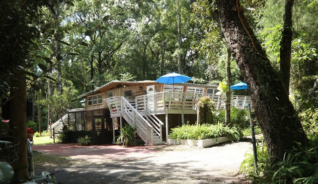 Rustic 2 Bedroom Tropical Treehouse on Yulee