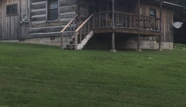 Rustic cabin over looking Cordell Hull Lake