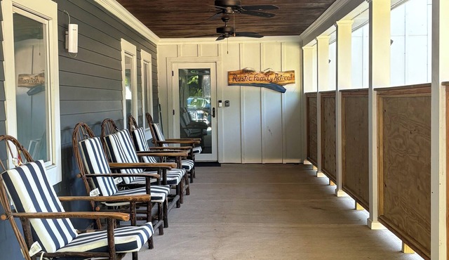Rustic Family Retreat Getaway Pet friendly.