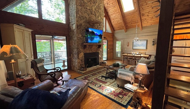 Rustic Mountain Lake Cabin - Pet Friendly, Playstation 5, Fast Internet, Dock