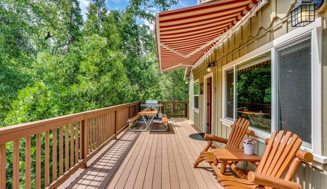 Rustic Oakhurst Retreat < 4 Mi to Bass Lake! in Oakhurst