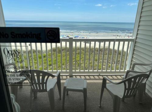 Rustic Oceanfront Retreat | 2BR Coastal Cabin-Style Condo in Myrtle Beach