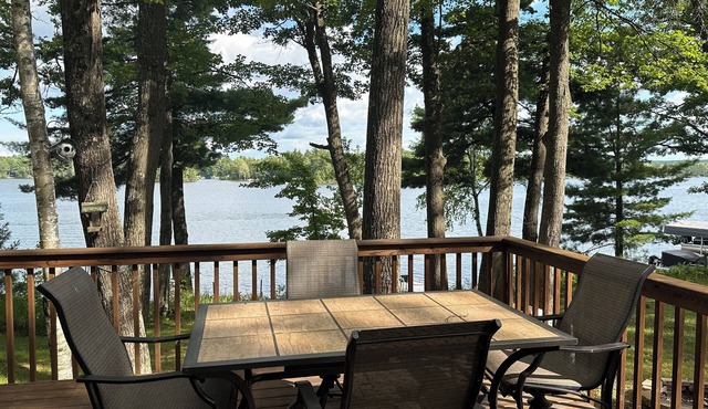 Rustic retreat at the Loon's Nest on beautiful Blueberry Lake!