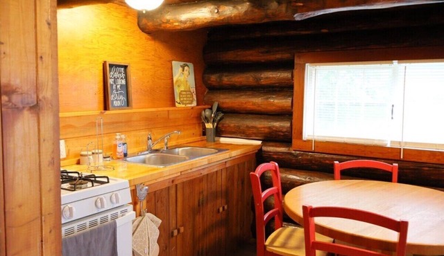 Rustic Riverfront Getaway in Indian River