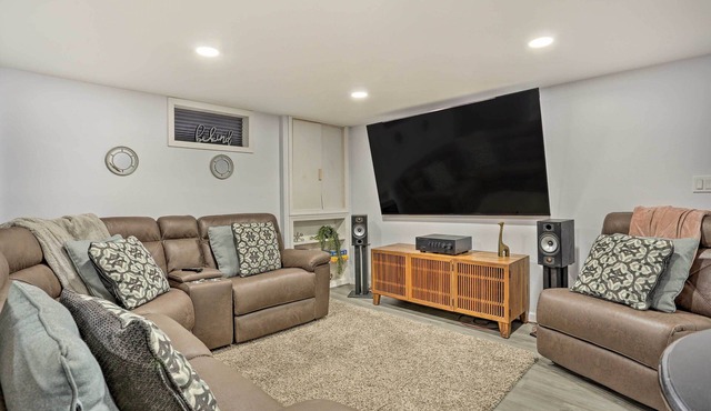 Saddle Brook Studio with Patio - Near NYC! in Saddle Brook