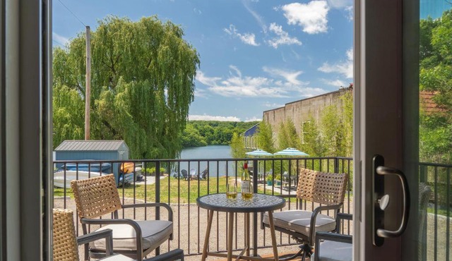 Saugerties Waterfront Getaway