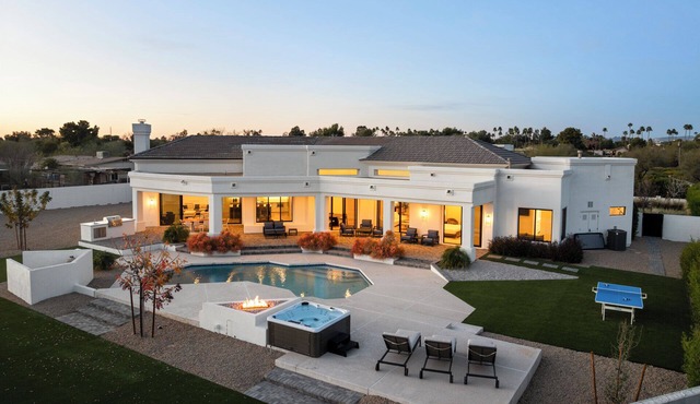 Scottsdale Desert Oasis with Pool, Spa, Billiards & Backyard Games Retreat