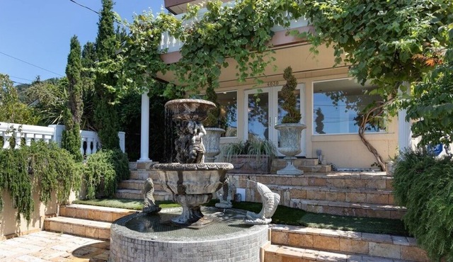 Seattle La Villa Rustica Luxury Waterfront Beach Villa