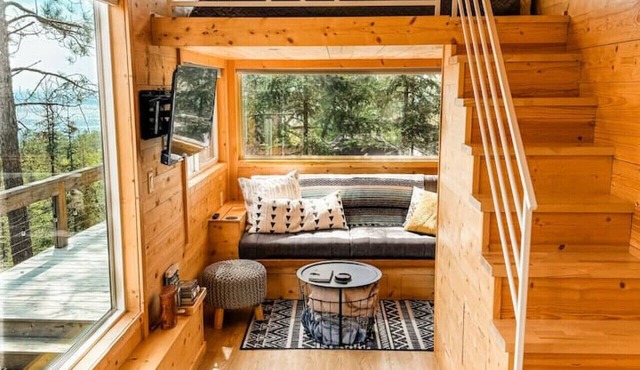 Secluded tiny house overlooking Lake Superior