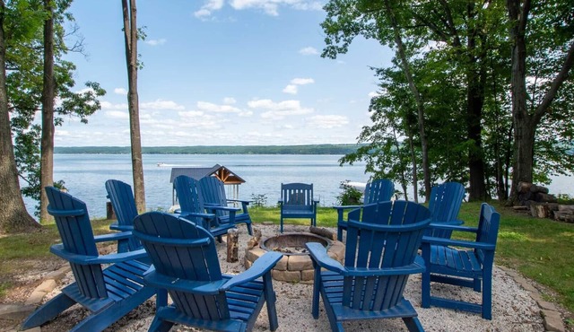 Seneca Shores: Attention Wine Trail and Lakefront Enthusiasts!