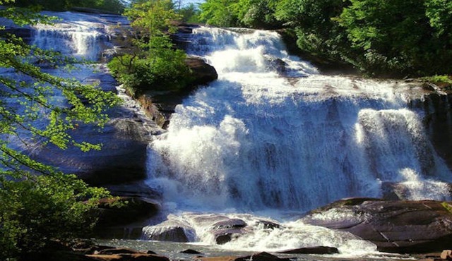Sensational Waterfall Retreat- Hot Tub, Family/Pet Friendly near Asheville