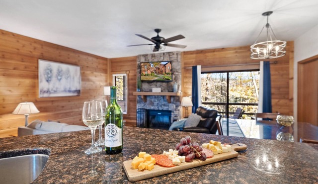 Seven Springs- Pool/Pickleball/Hiking Ultimate Summer Getaway