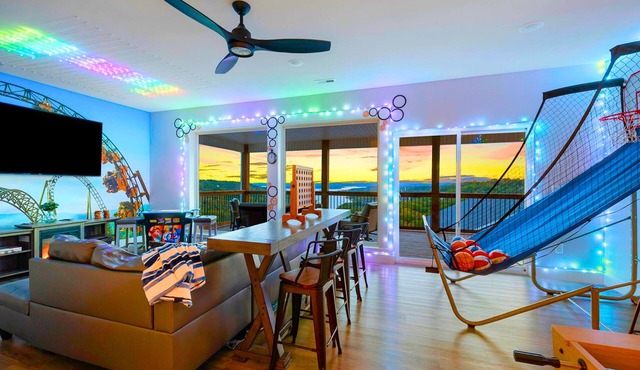 Silver Dollar Theme 1mitoSDC LakeViews HotTub Games