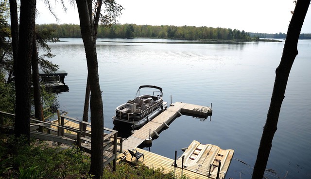 Snowmobiler's Paradise on the Chippewa Flowage! Luxury Lakehouse on Trails