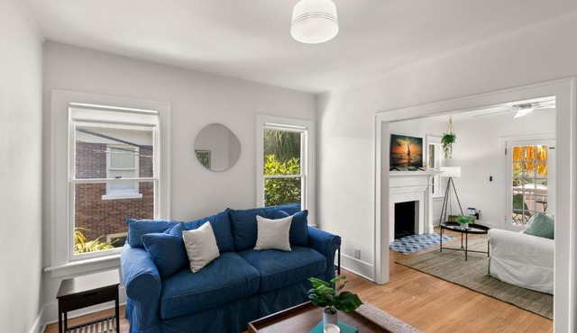 SoHo Siesta Stunning Apt w Private Balcony