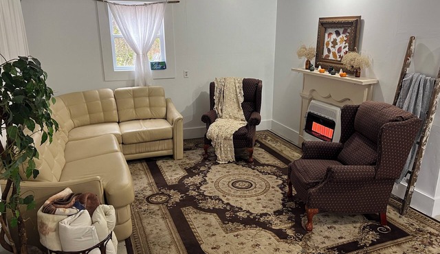Solar powered-Charming 1-Bedroom in Middlebury-Breakfast Available On Request