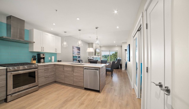 Sooke Harbour Luxury 2-Bed Condo With Marina Views! in Sooke
