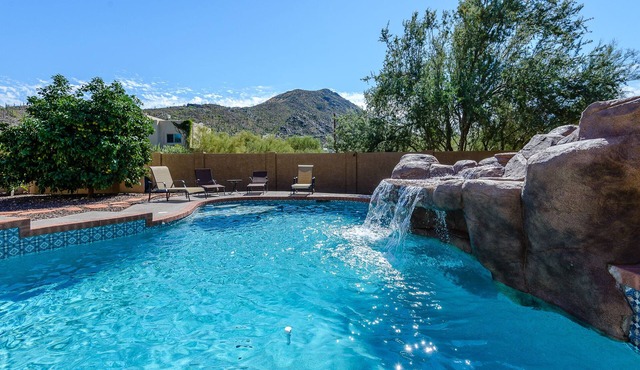 Southwest Style w/a Modern Touch-Pool, Hot-Tub, Views in Cave Creek!