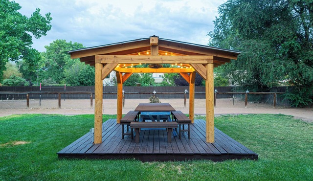 Southwestern Adobe Retreat 2.6 miles from Balloon Fiesta