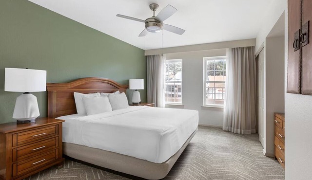 Southwestern Charm Near Canyon Road, Museums & Santa Fe’s Iconic Plaza