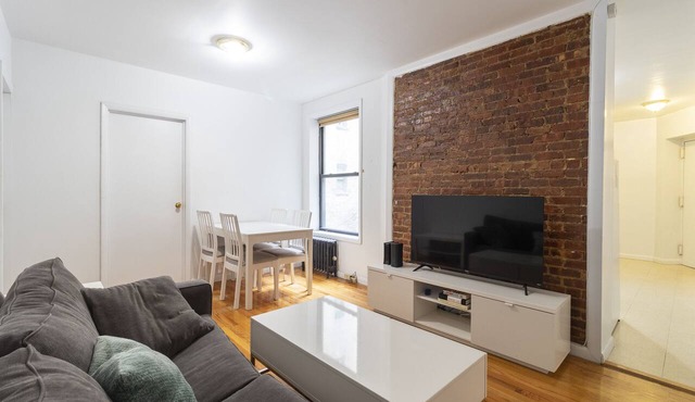 Spacious 2 BR on Upper East Side