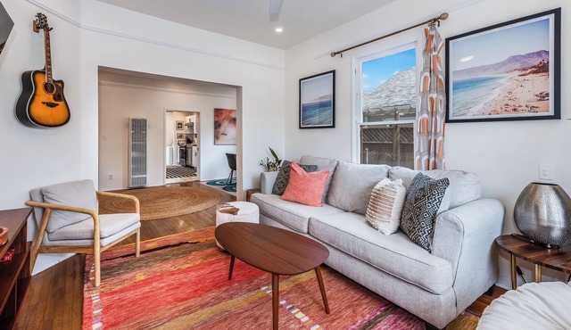 Spacious 3-bedroom Victorian Steps from Everything