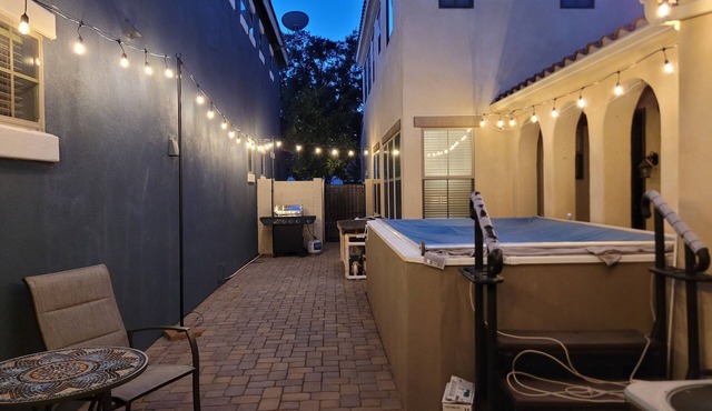 Spacious 3 Bedroom Home In Beautiful Higley Park - Patio with Endless Pool