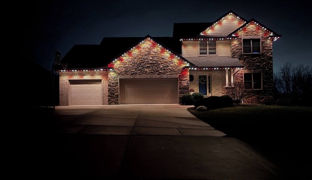Spacious 4-bdrm home in prestigious De Pere - 20 min. from all major attractions