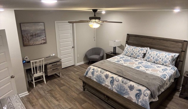 Spacious 4-bedroom house in lovely Foley, 7 miles from the Sports Complex!