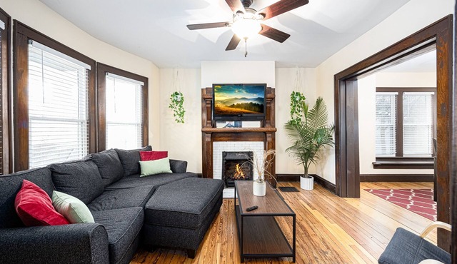 Spacious 4BD 2BA Home Near OSU in Columbus