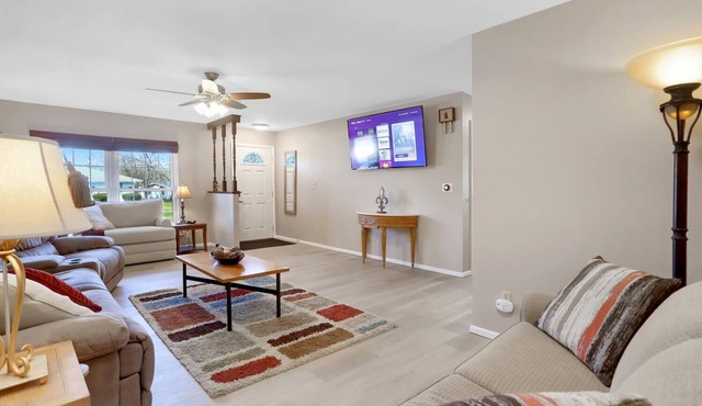 Spacious 4BR/3BA home that sleeps 10+ guests!
