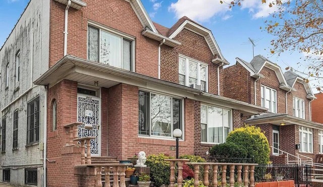 Spacious Brooklyn 4BR/2BA Across 2 Private Floors with Yard
