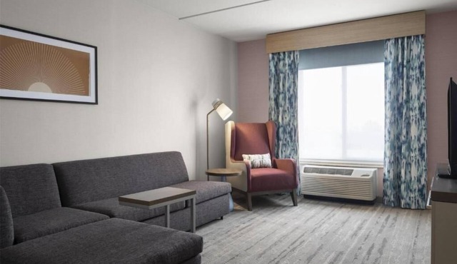 Spacious common areas | 2 units | King w/sofa bed, Indoor Pool, Gym & Breakfast