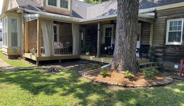 Spacious modernized historic home located in downtown Hillsboro.