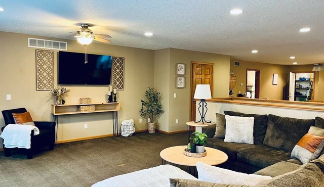Spacious Northwoods Getaway!