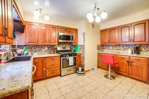 Spacious Pittsburgh Rental: Walk to Frick Park! in Pittsburgh