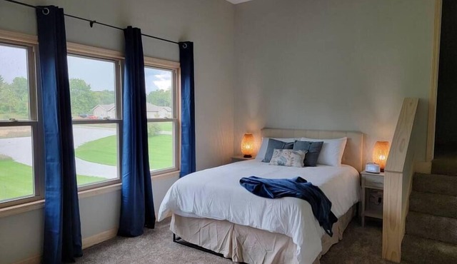 Spacious, rural apt w/outdoor amenities - close to Shipshewana and Toll Road