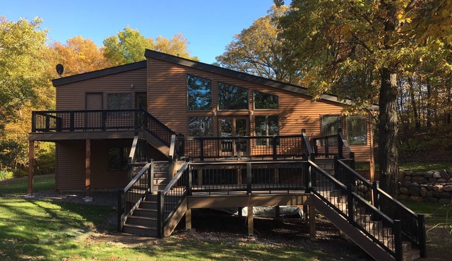 Spacious Secluded Lakehouse