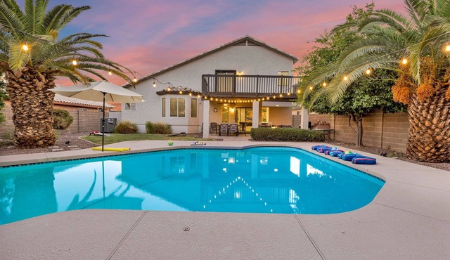 Sparkling Saltwater Pool Spa FirePit Free Netflix WiFi 4BR/3BA