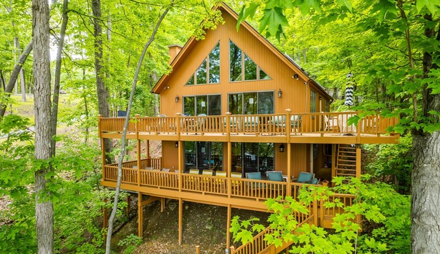 SPECTACULAR CANANDAIGUA LAKE TREE TOP CABIN!